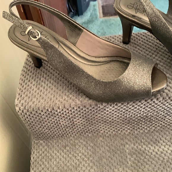 Opened toe Pumps - like new - Picture 2 of 5